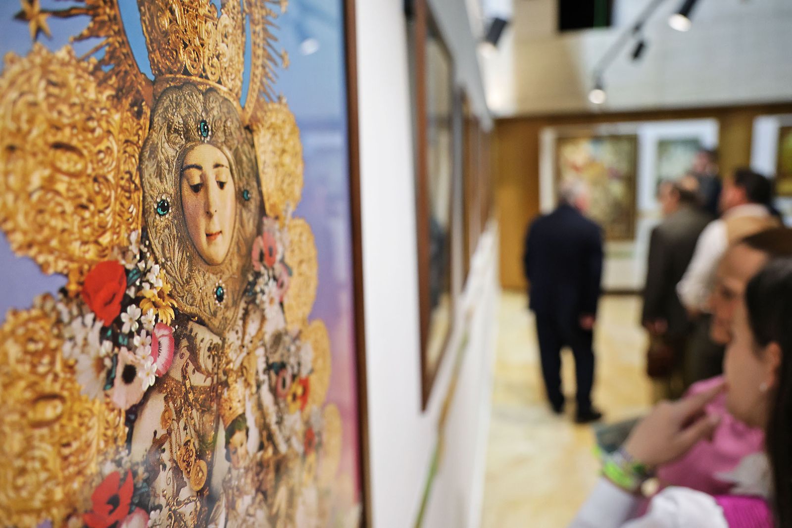 Imágenes de la inauguración de la exposición 'Sueños de Rocío. Carteles de Romería'.