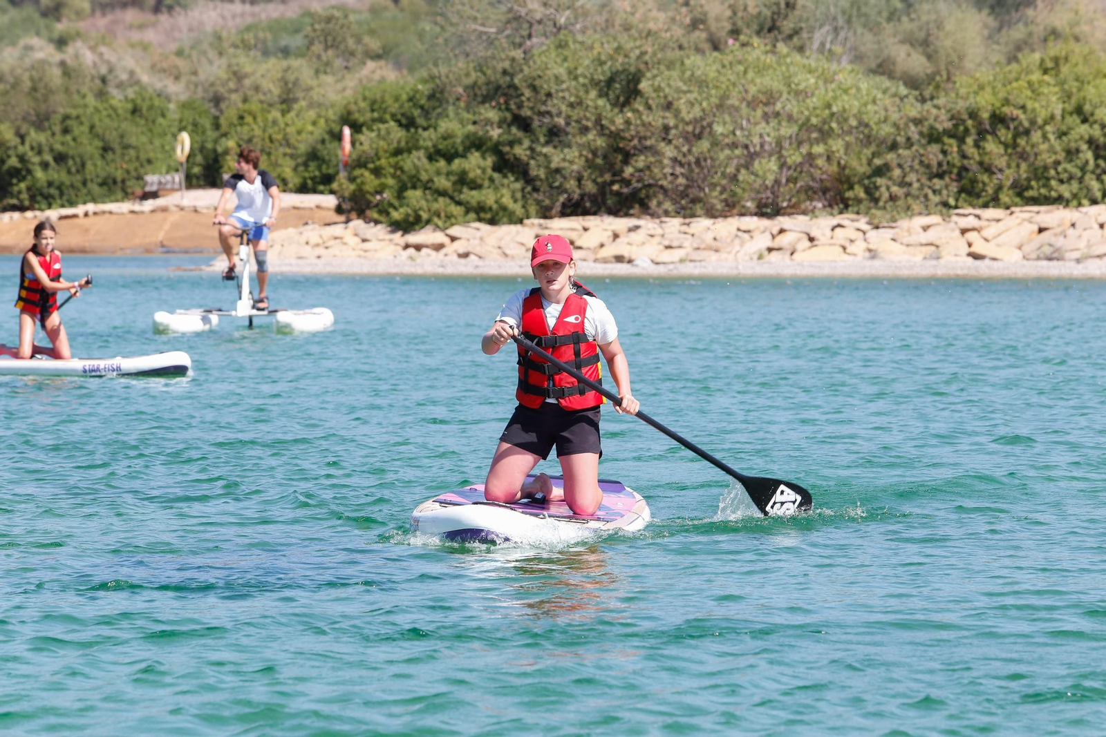 Sotogrande se vuelca con la solidaridad: las mejores imágenes de la Charity Paddle Surf Race 2025