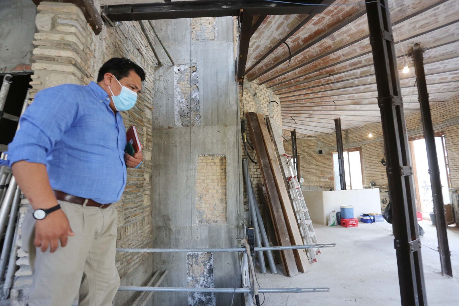 Imágenes de las obras del mítico Gallo Azul de Jerez