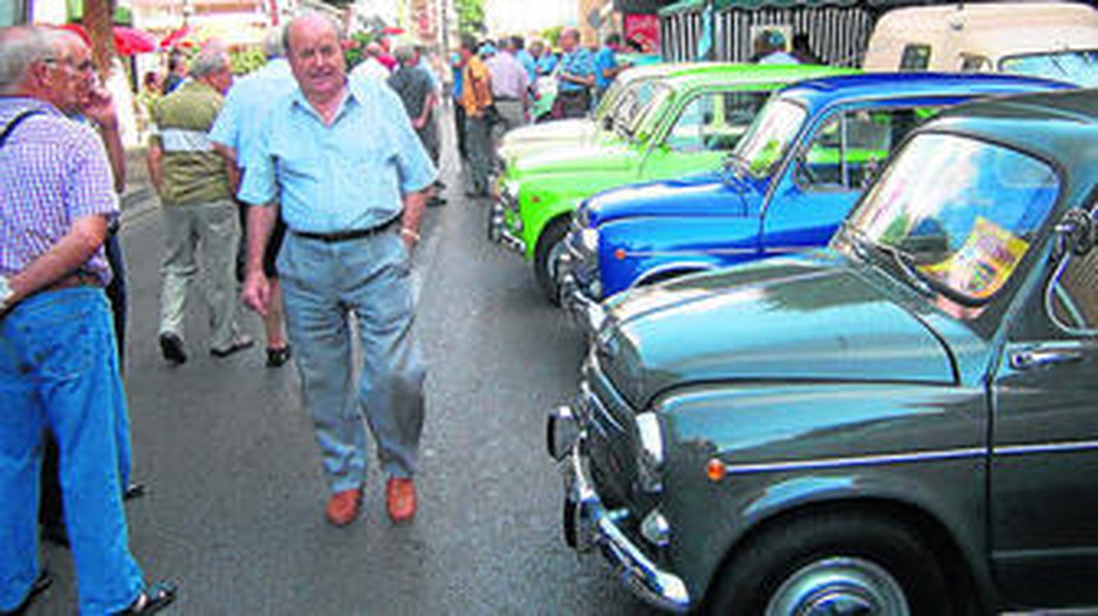 En la parte superior, aparece una imagen sobre la concentración que se realiza en Feria. En la parte inferior, el nuevo presidente.