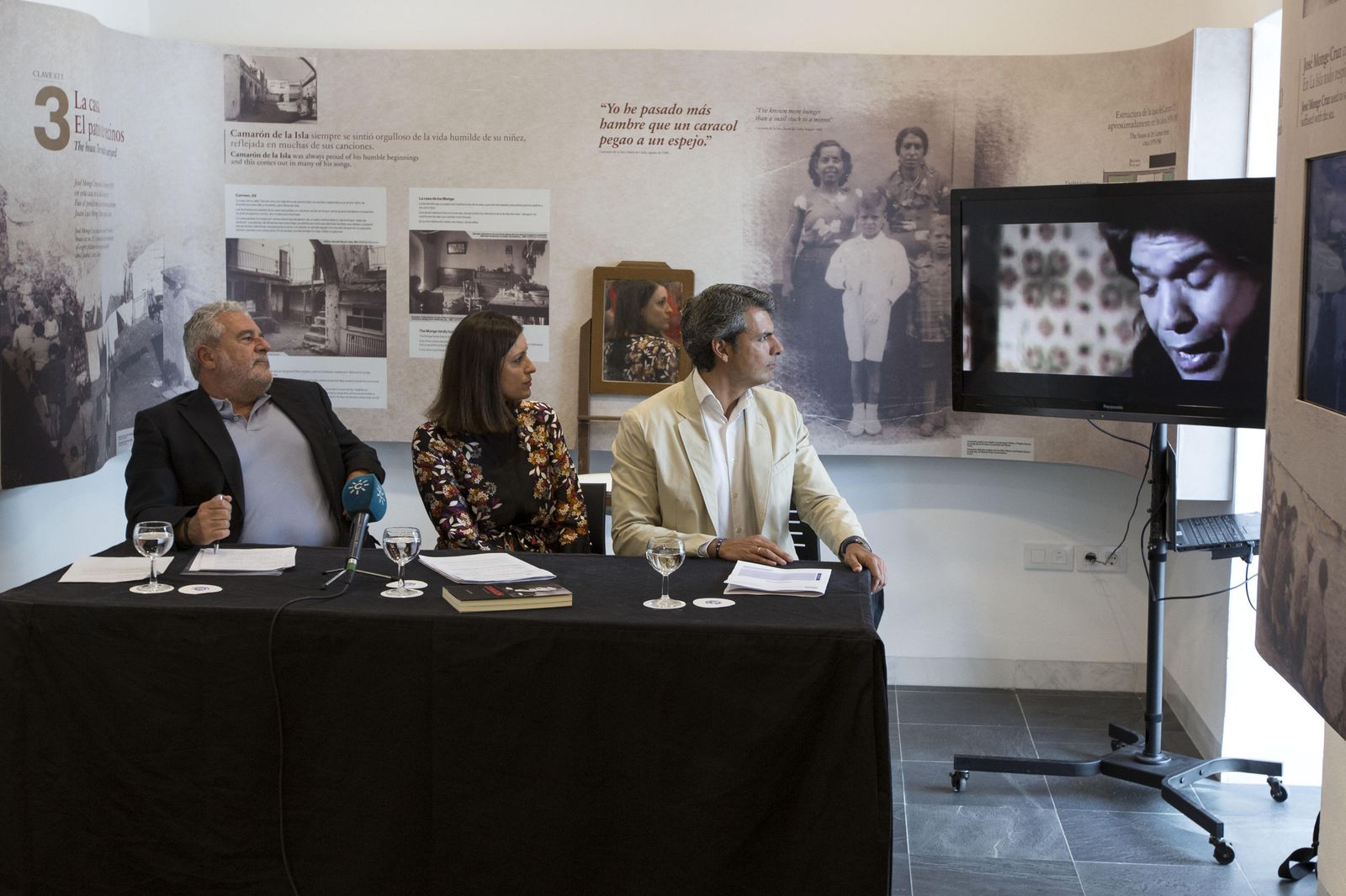 Durán, Cavada y Romero, ayer en la Casa Natal de Camarón.