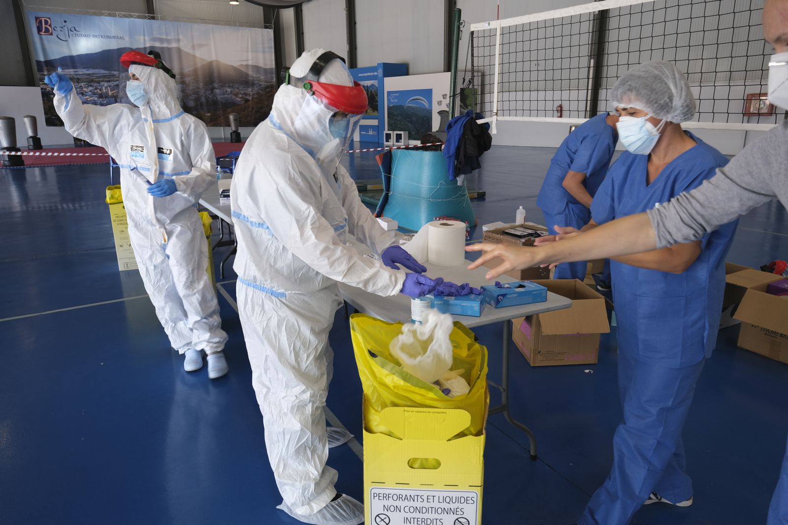 Fotogalería cribado test antígenos COVID-19 en Berja. Almería