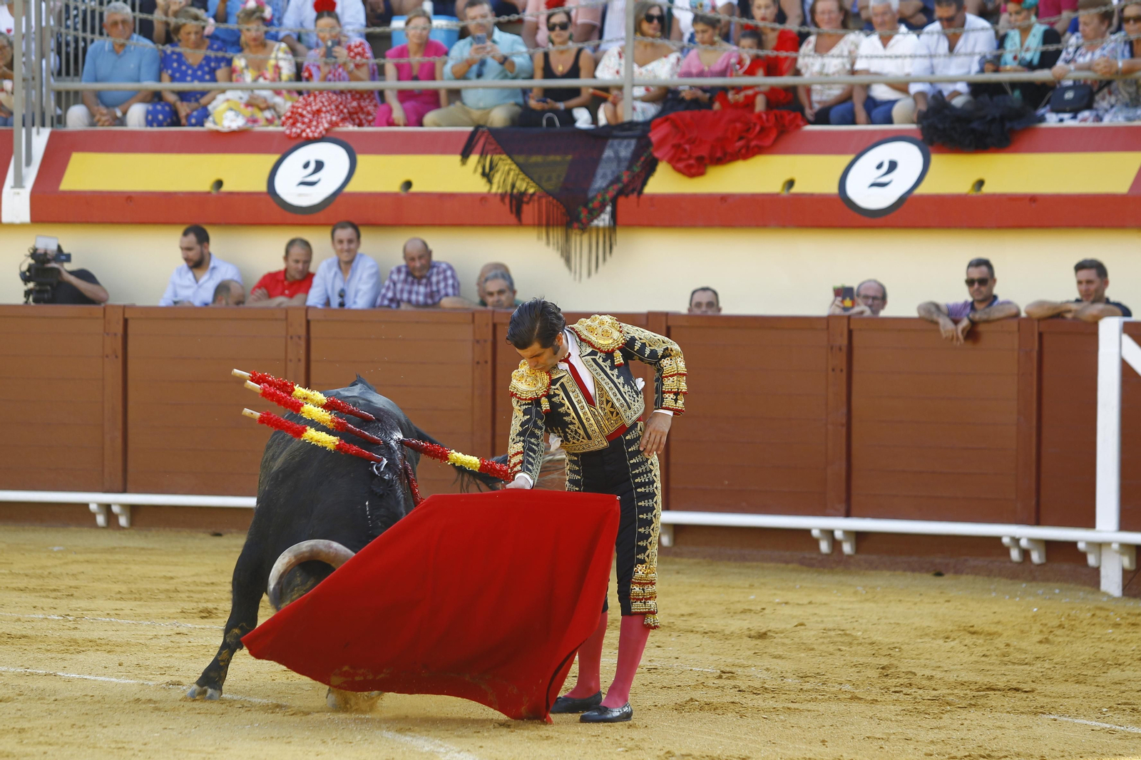 Imágenes de la corrida de toros de la Feria de Vera, con Morante de la Puebla, Emilio de Justo y Pablo Aguado