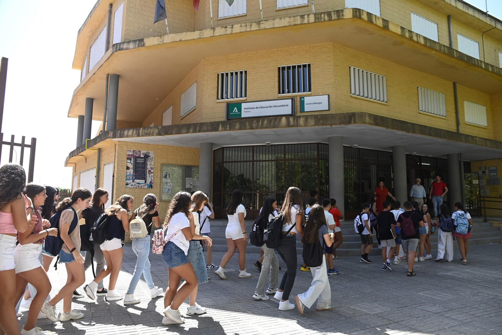 El inicio de las clases de Secundaria, en imágenes