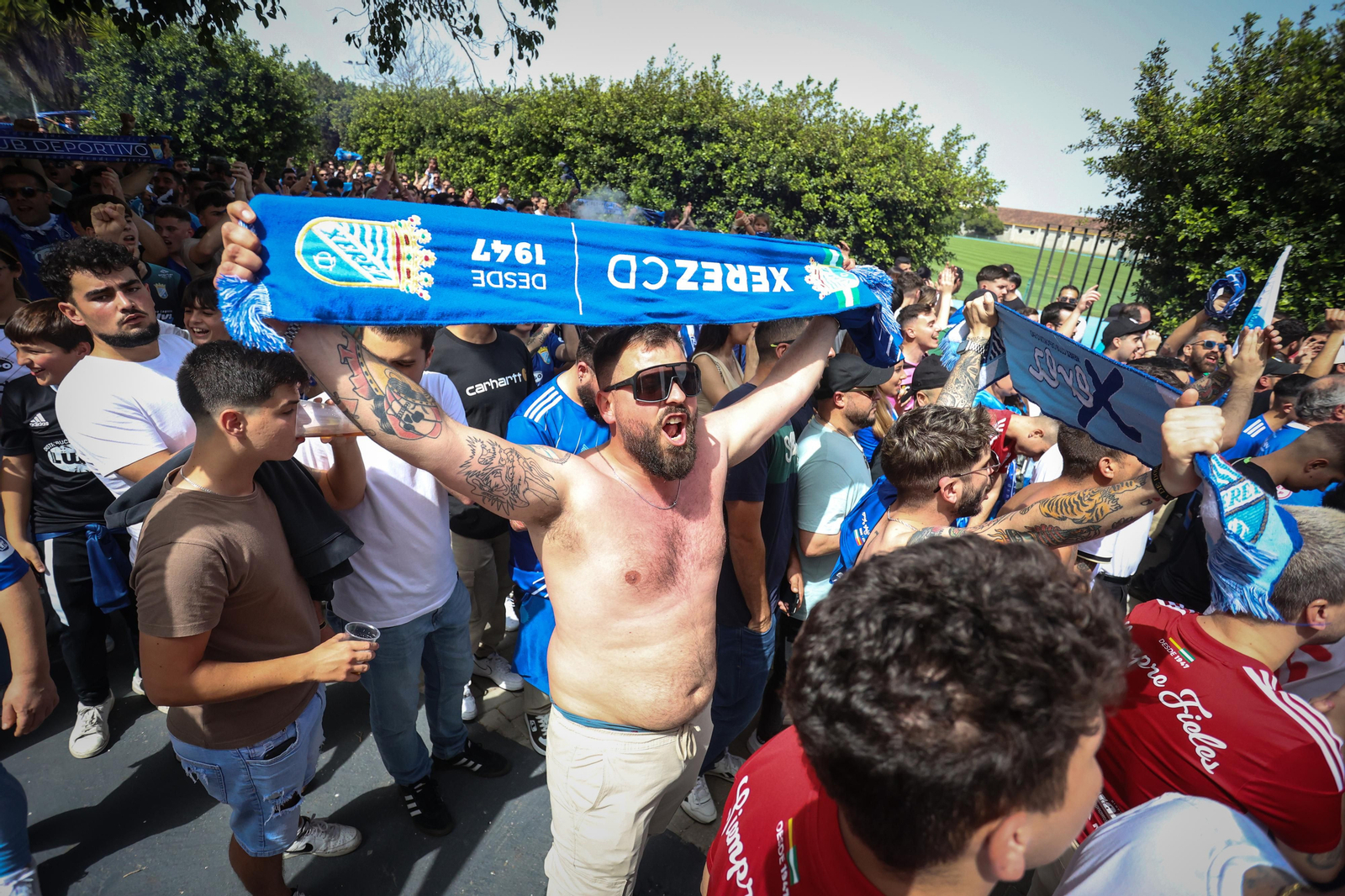 Imágenes del gran despliegue policial en Jerez durante el derbi