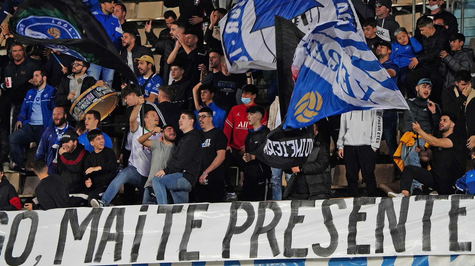 Imágenes del partido entre el Xerez DFC y el Vélez CF (0-0)