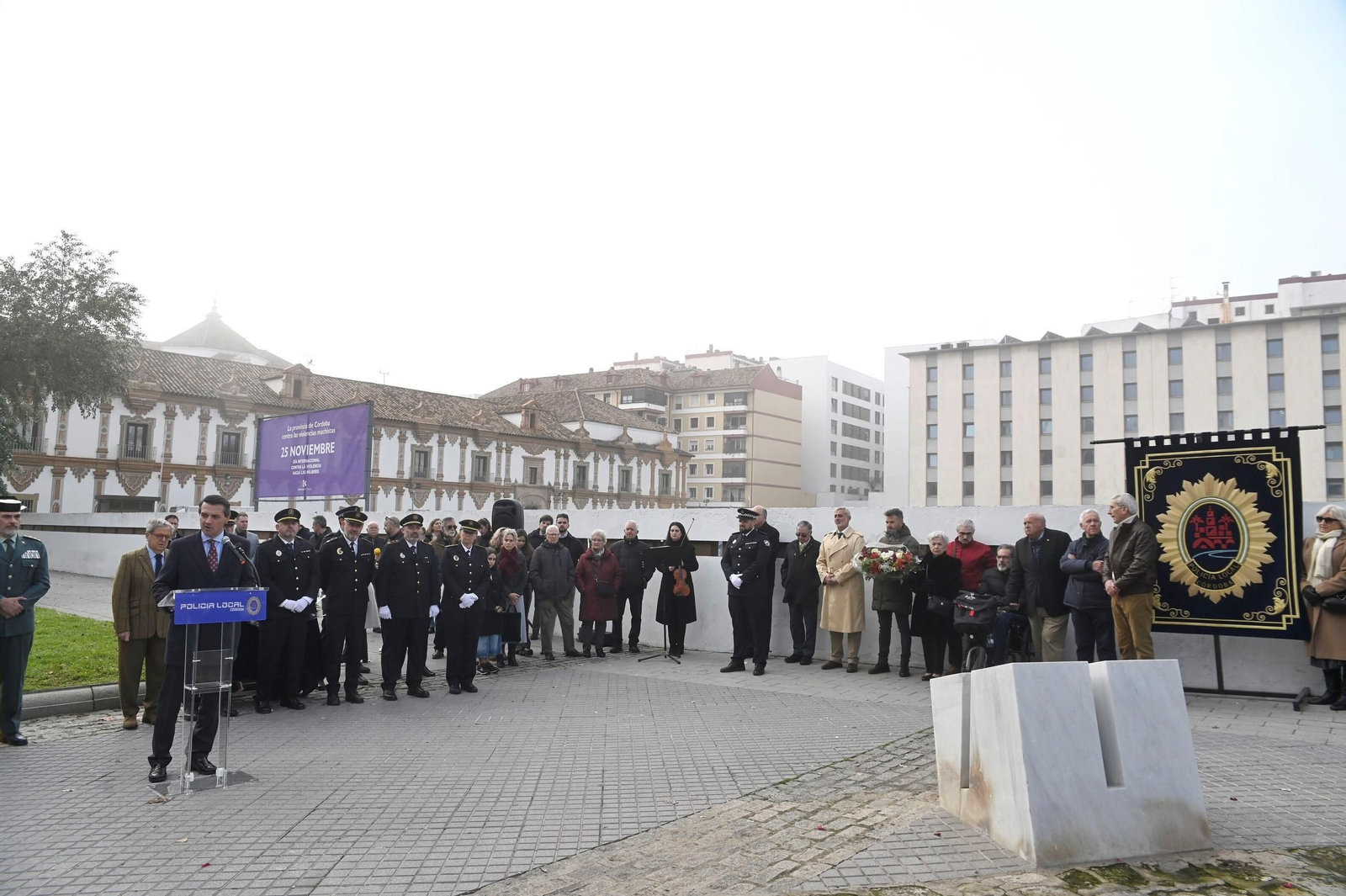 El emotivo homenaje a las agentes de la Policía Local asesinadas, Marisol y Mari Ángeles, en imágenes