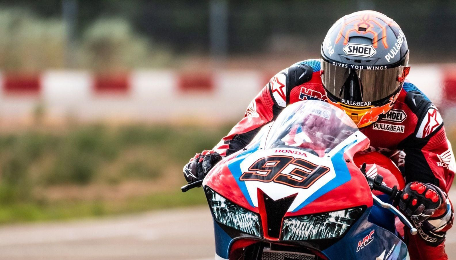 Marc Márquez ha probado con una CBR 600RR en Motorland.