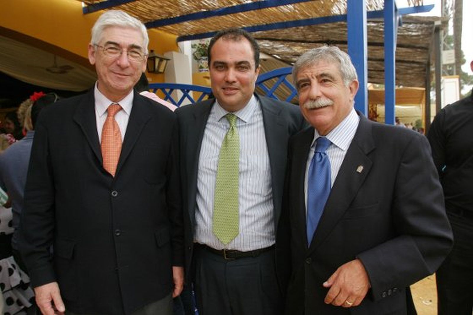José Antonio Gómez Periñan, viceconsejero de Gobernación y Justicia; el director del Diario, David Fernández; y Manuel Brenes, director general de Espectáculos Públicos de la Junta

Foto: Vanesa Lobo