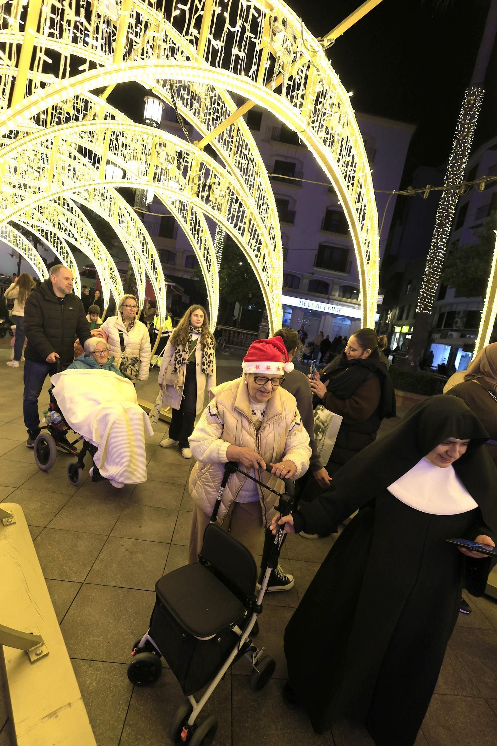 Las fotos del Paseo de la ilusión a los mayores de Algeciras