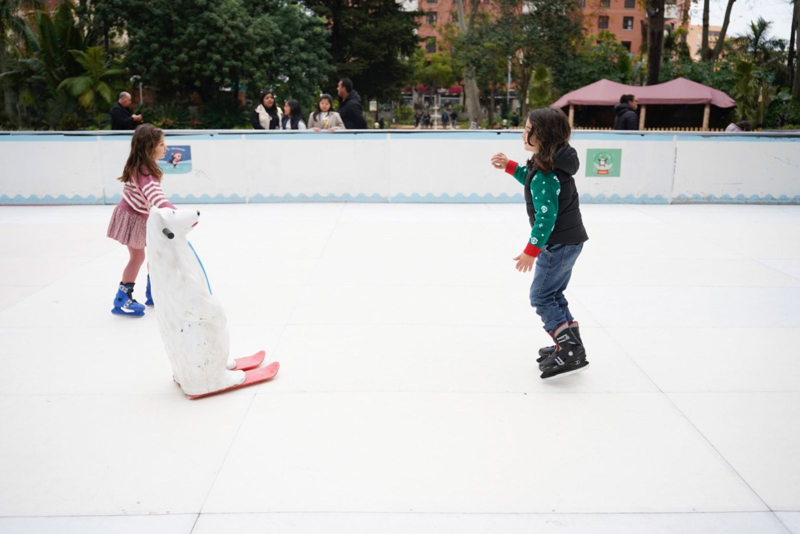 Búscate en las fotos del ambiente en el centro de Algeciras antes de la Nochevieja