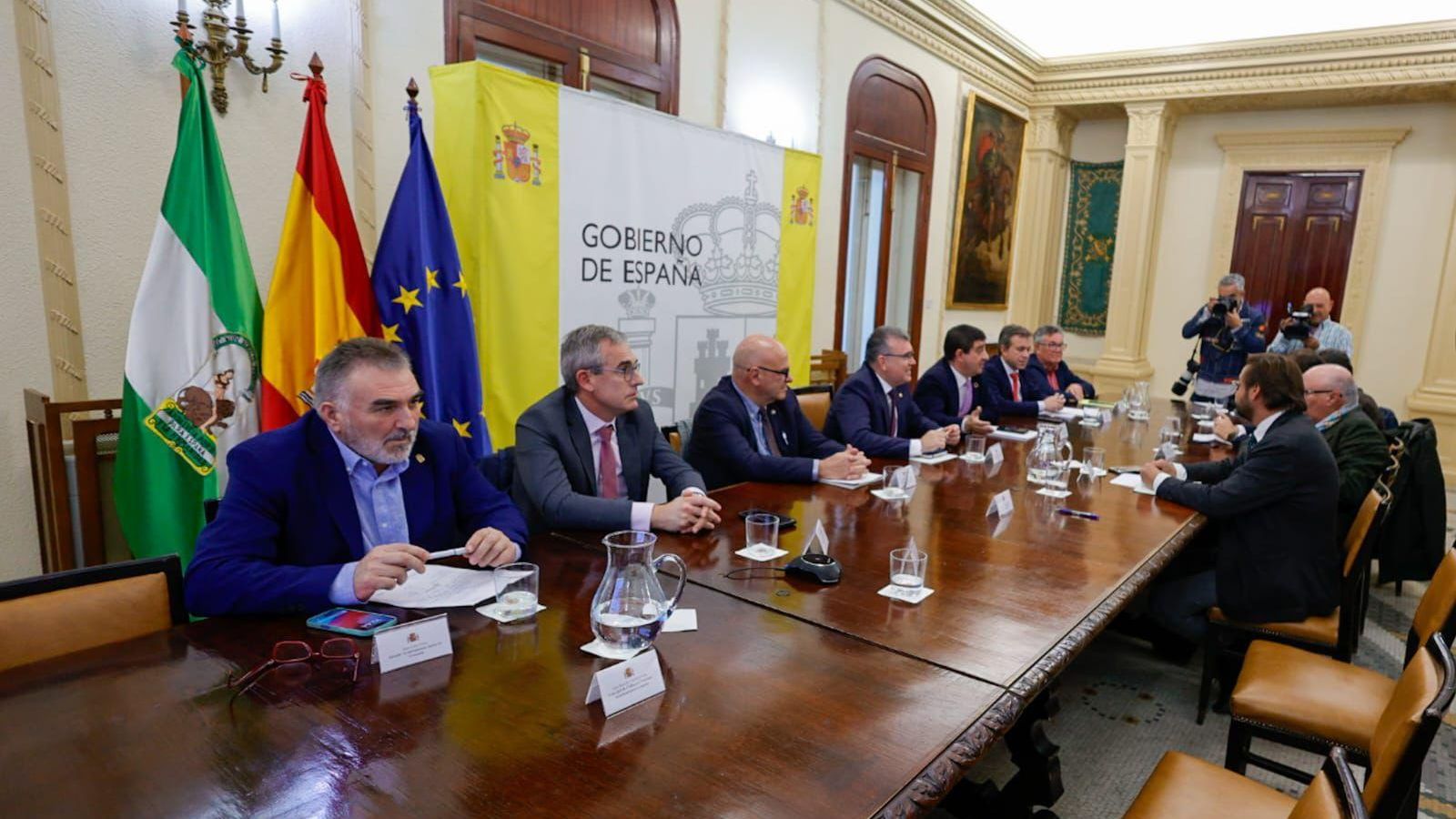 Imagen de la reunión de la Mesa del Aeropuerto, ya sin la Diputación de Granada