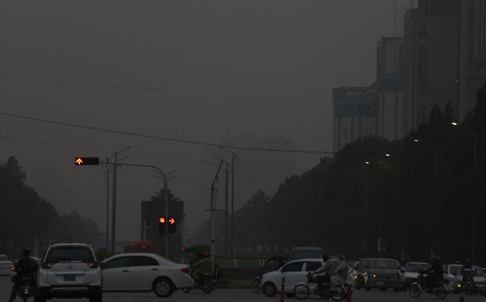 Una peligrosa nube de humo tóxico envuelve todo Pakistán: todas las imágenes