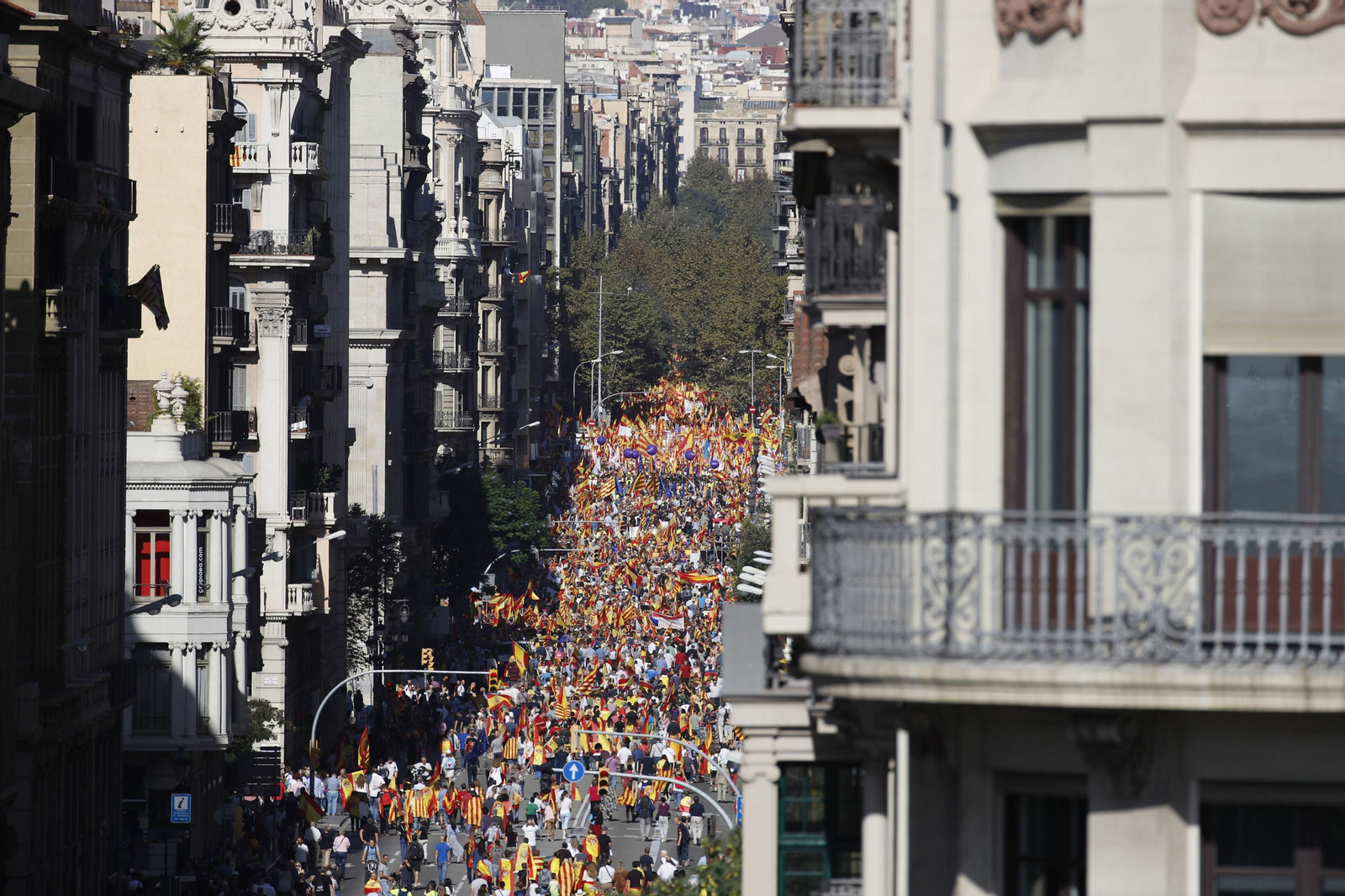 Las imágenes de la marcha por la unidad de España en Barcelona