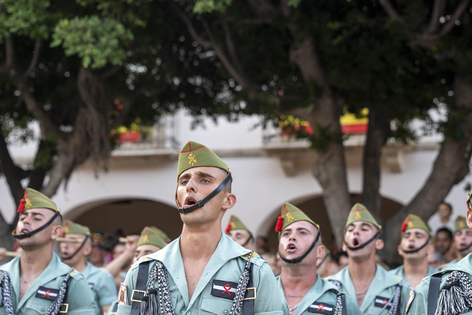 El Escudo de Oro de la ciudad de Almería a la Legión, en imágenes