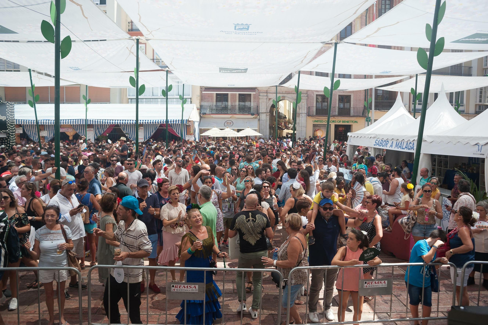 Segundo día de Feria de Málaga en el Centro y en el Real, en fotos