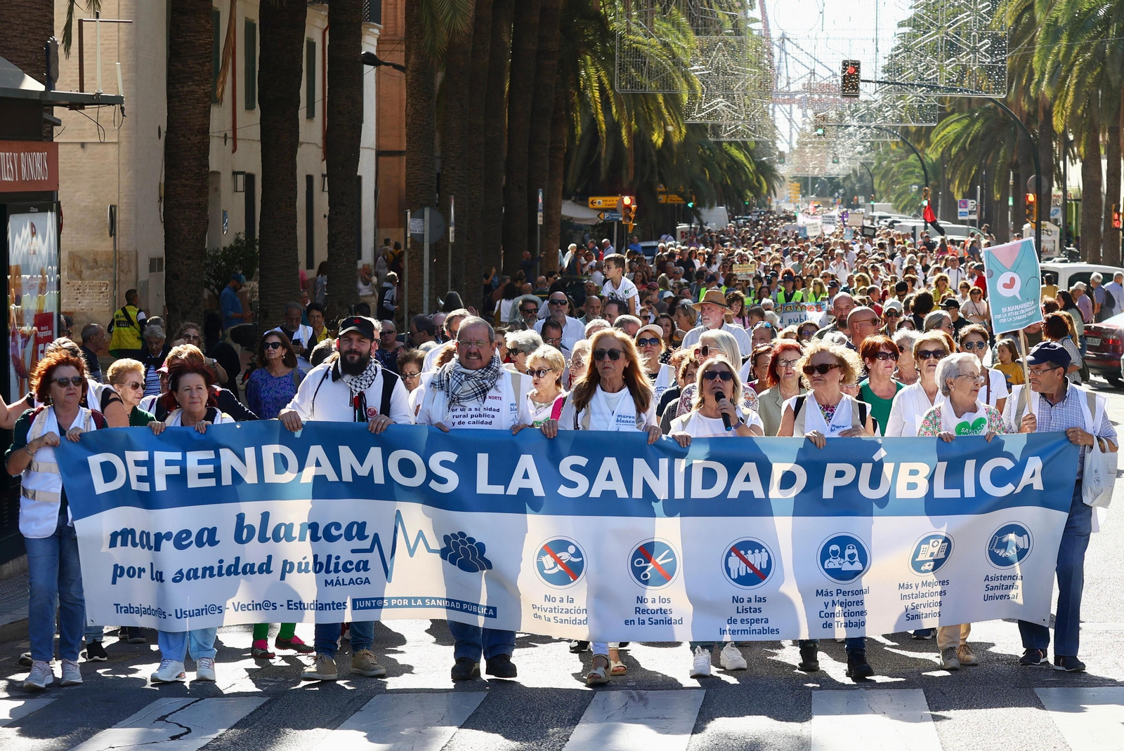 La Marea Blanca sale a las calles de Málaga para defender la sanidad pública andaluza