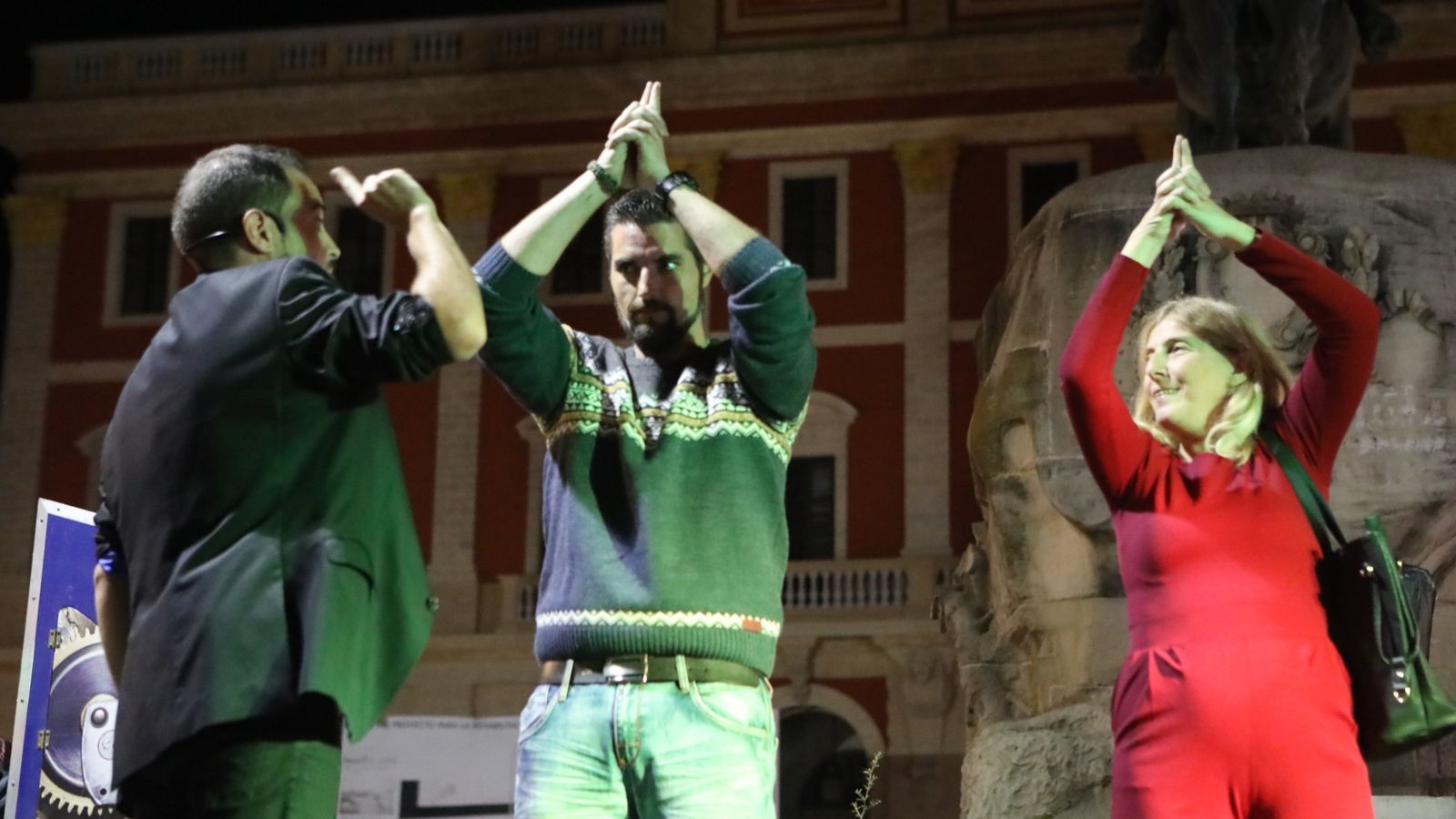 Un momento del espectáculo de hipnosis, ayer en la Plaza del Rey.