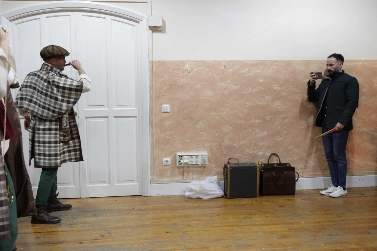 Comparsa 'Elemental, querido Cádiz' en camerinos