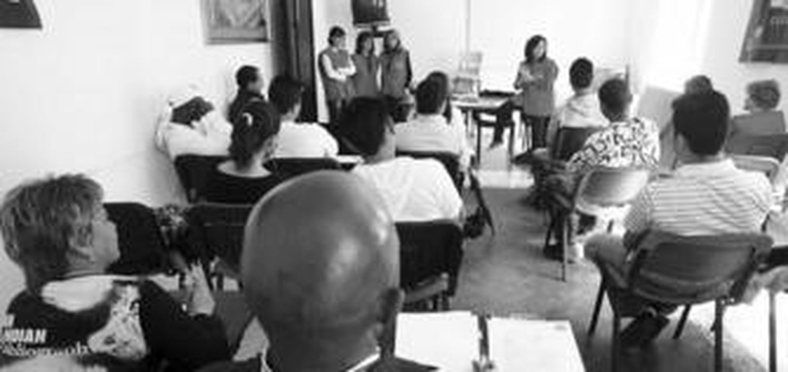 Participantes en uno de los cursos que se imparten durante estos días en la Oficina Provincial de  Cruz Roja.