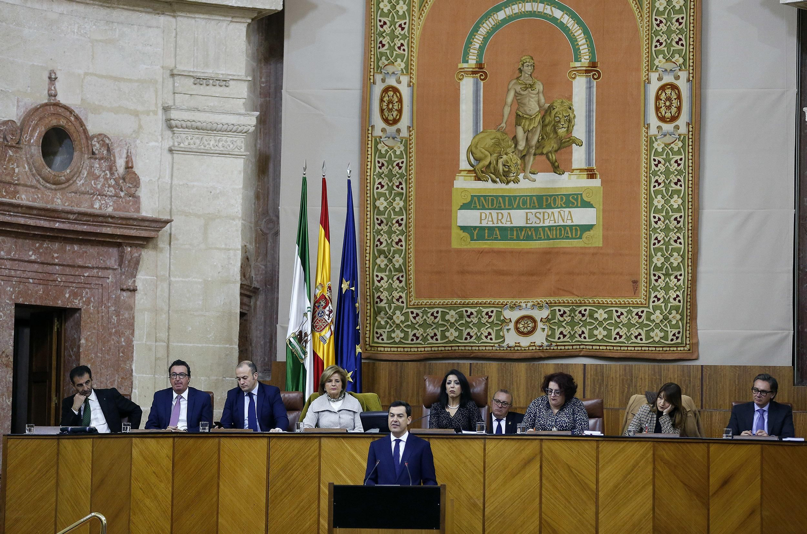 Las imágenes de la sesión de investidura de Juanma Moreno