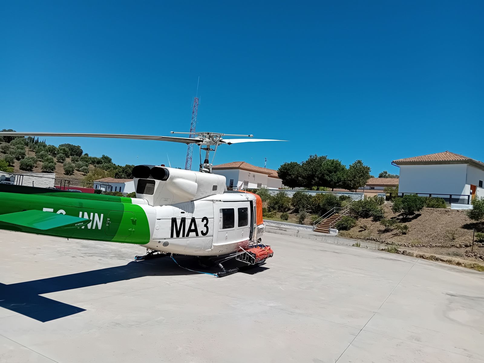 Helicóptero en el Cedefo de Villaviciosa.