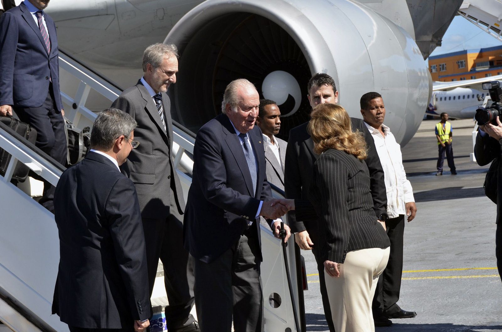 El rey Juan Carlos I llega a La Habana para el homenaje a Fidel Castro.