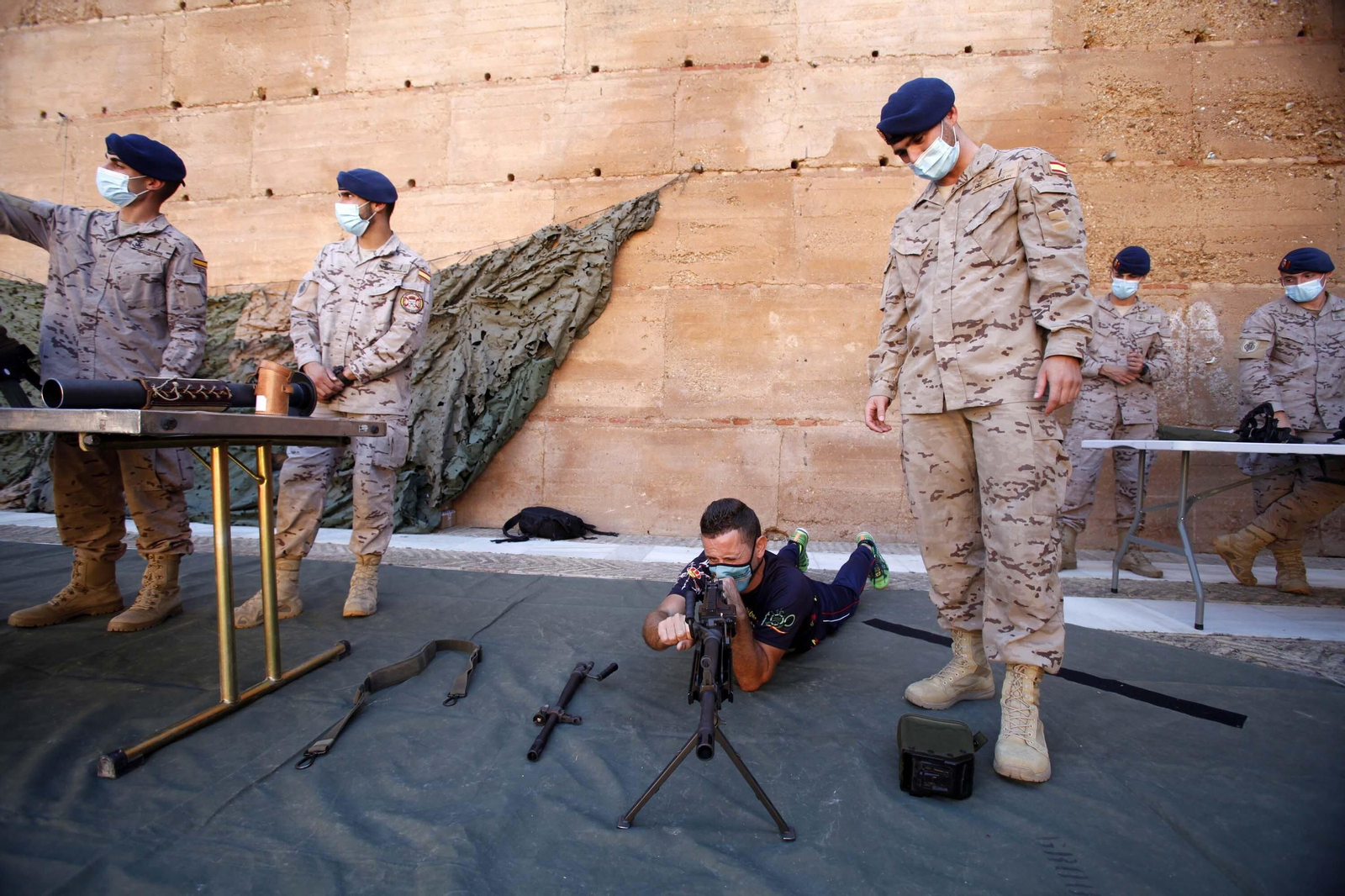 La Guardia Real se despliega por lugares emblemáticos de la provincia de Huelva.