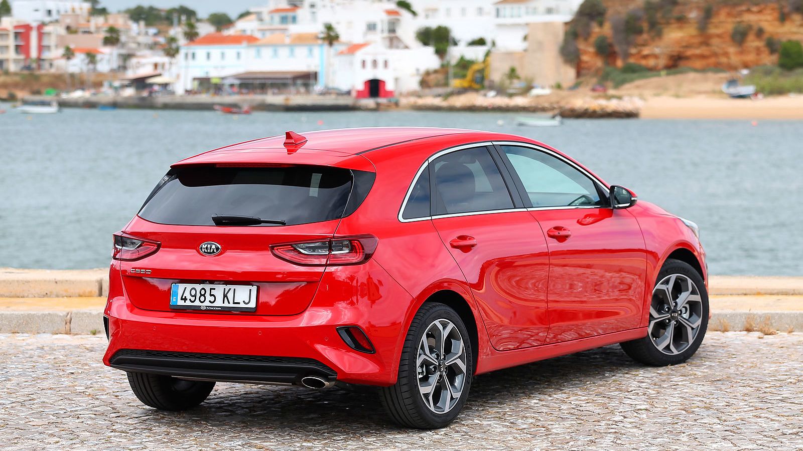 En gasolina destacan los motores 1.0 de 120 CV y 1.4 de 140 CV.