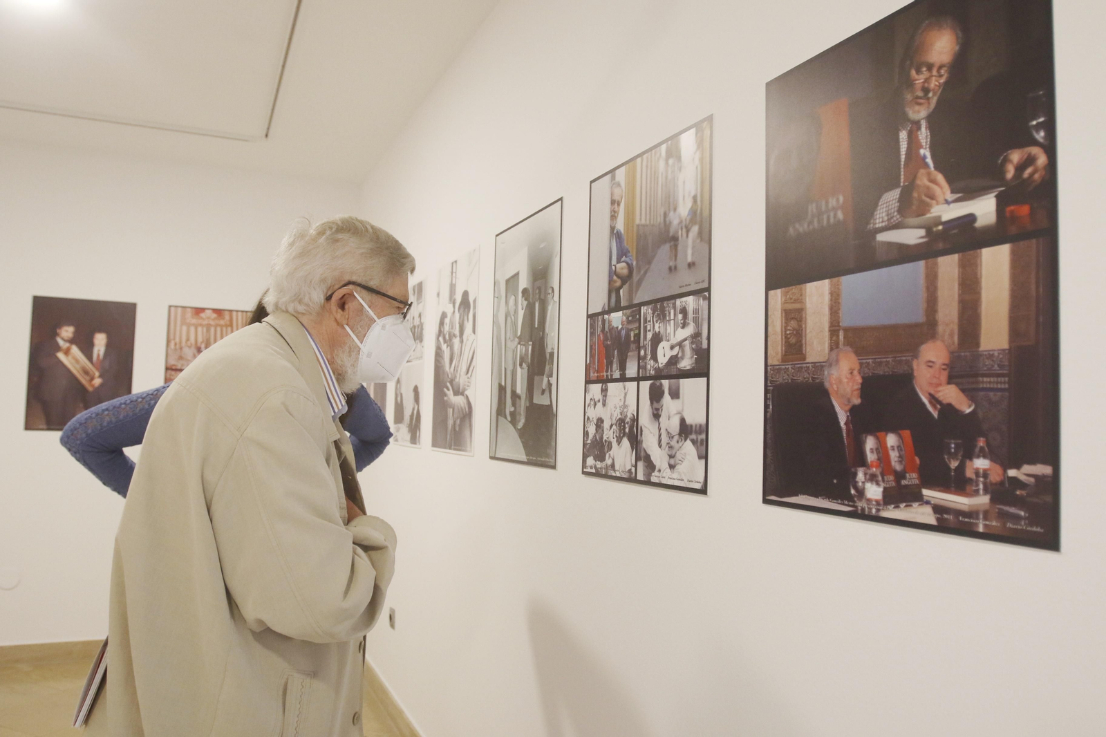 Las imágenes de la exposición que rinde tributo a Julio Anguita en Córdoba