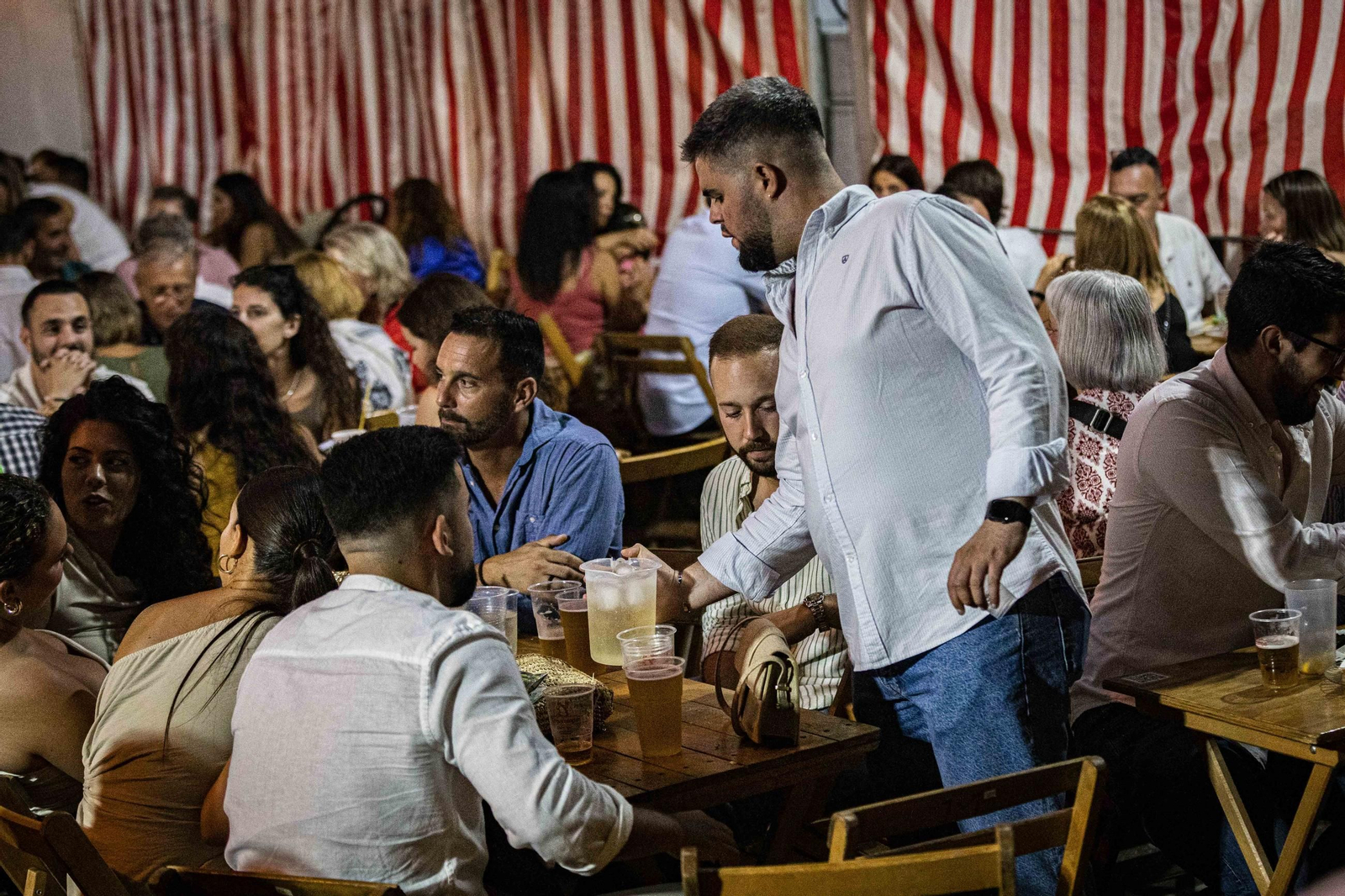 Búscate en las imágenes del viernes de Feria en San Fernando