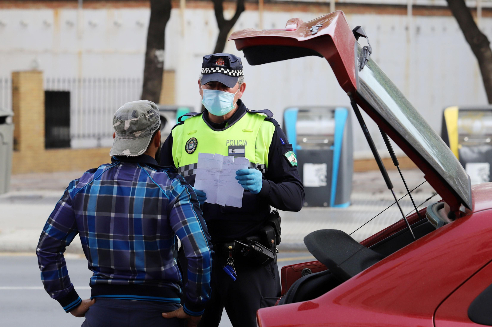 Imágenes de las actuaciones de la Policía Local de Huelva para combatir el coronavirus