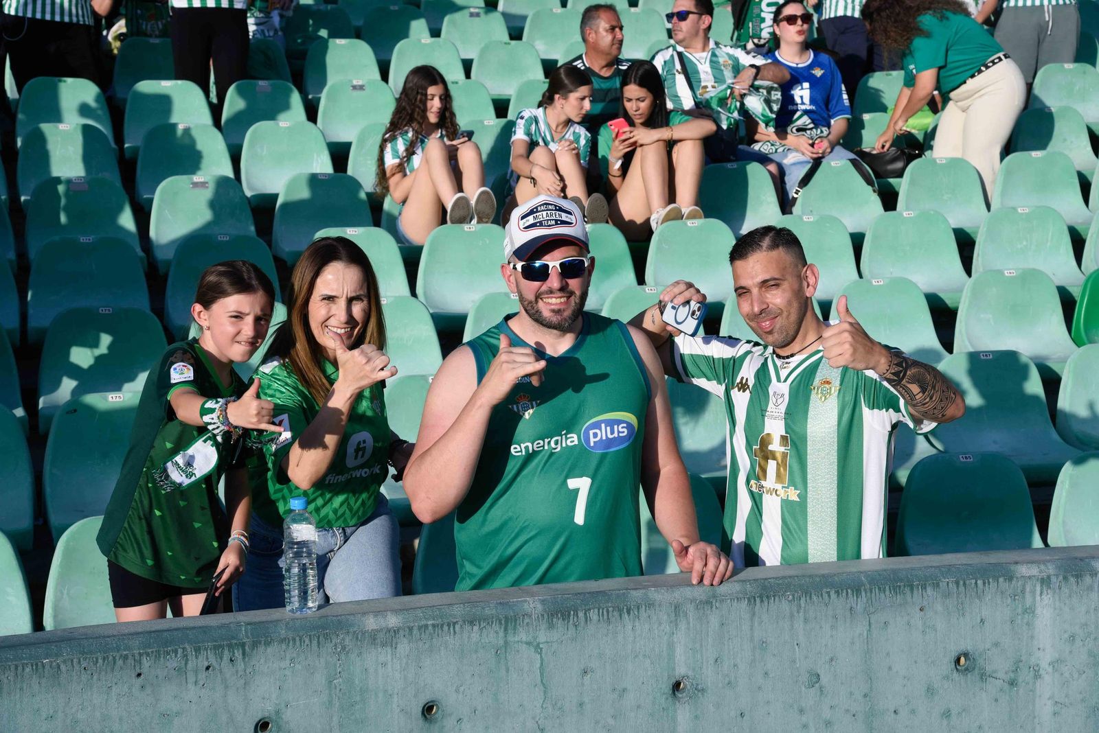 Las fotos de la afición del Betis en el Villamarín