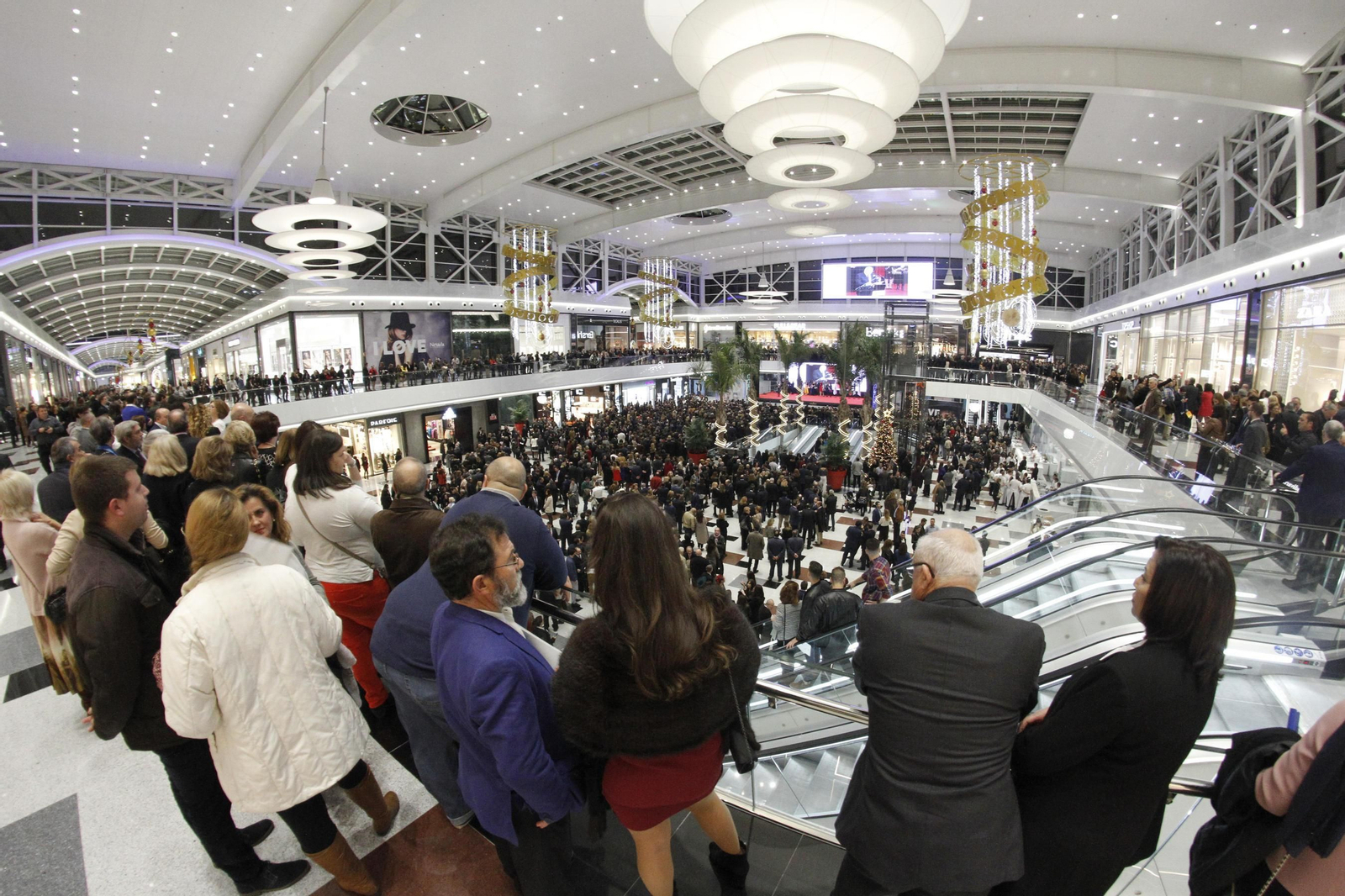 Fiesta en Granada por la apertura del Nevada