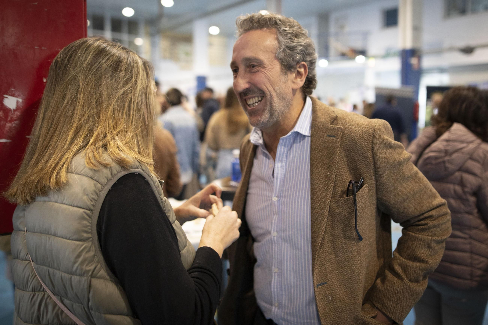 Venir, ver y comprar: las imágenes del ronqueo del atún en Granada