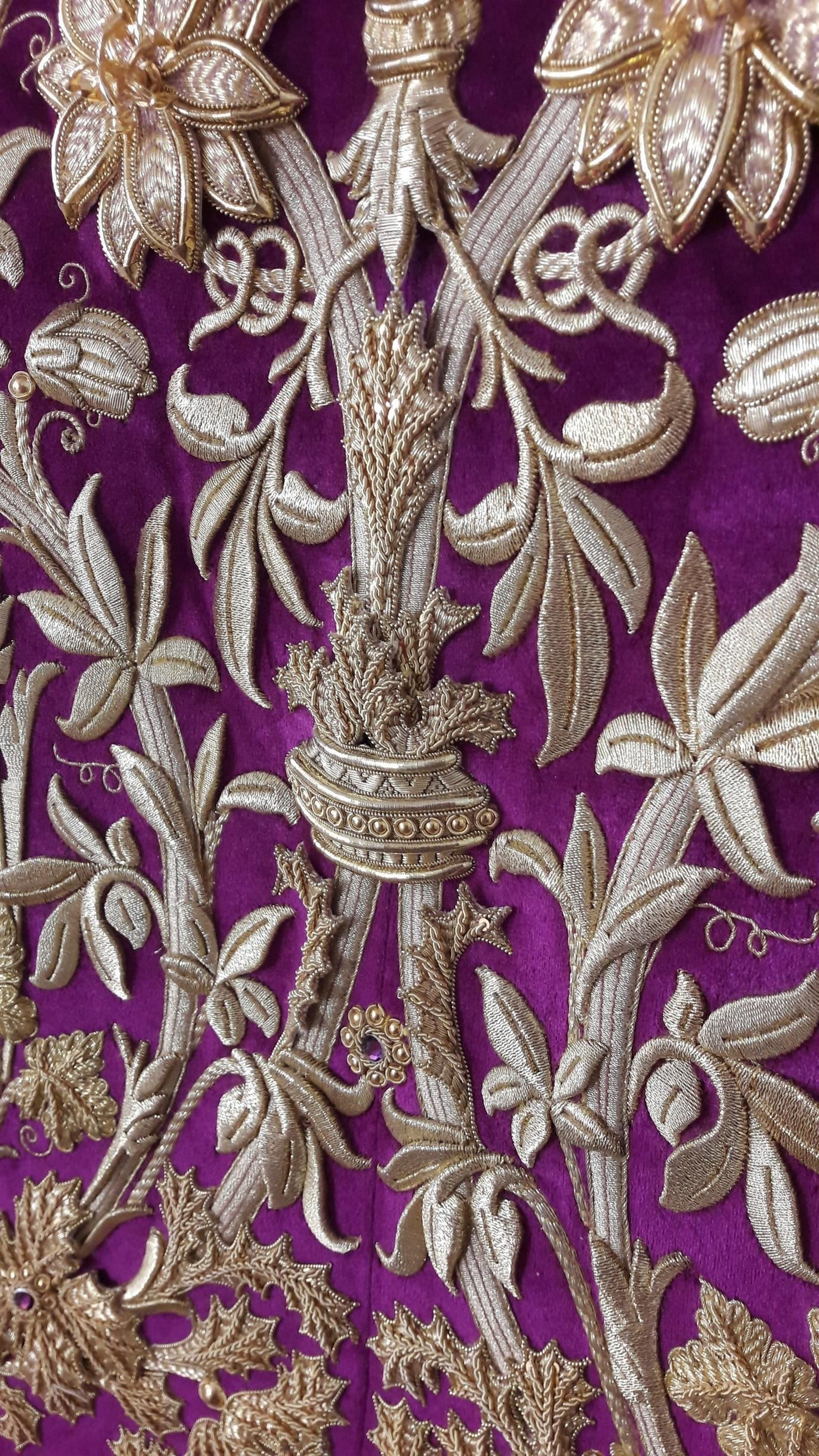 Las imágenes de la túnica del centenario el Señor de Pasión