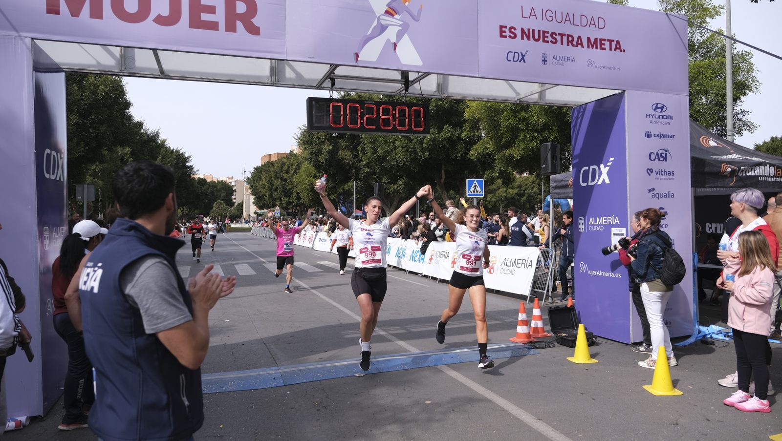 Imágenes de la Carrera de la Mujer 2023 en Almería
