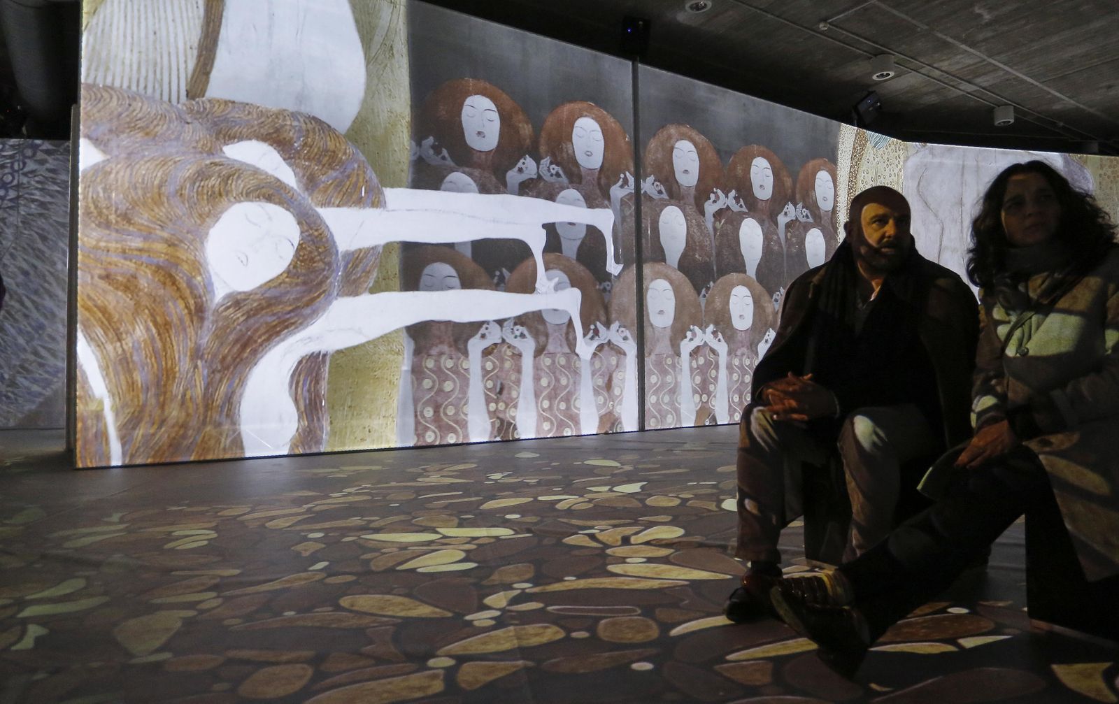 Fotos de la exposición 'El Oro de Klimt' en el Muelle Uno