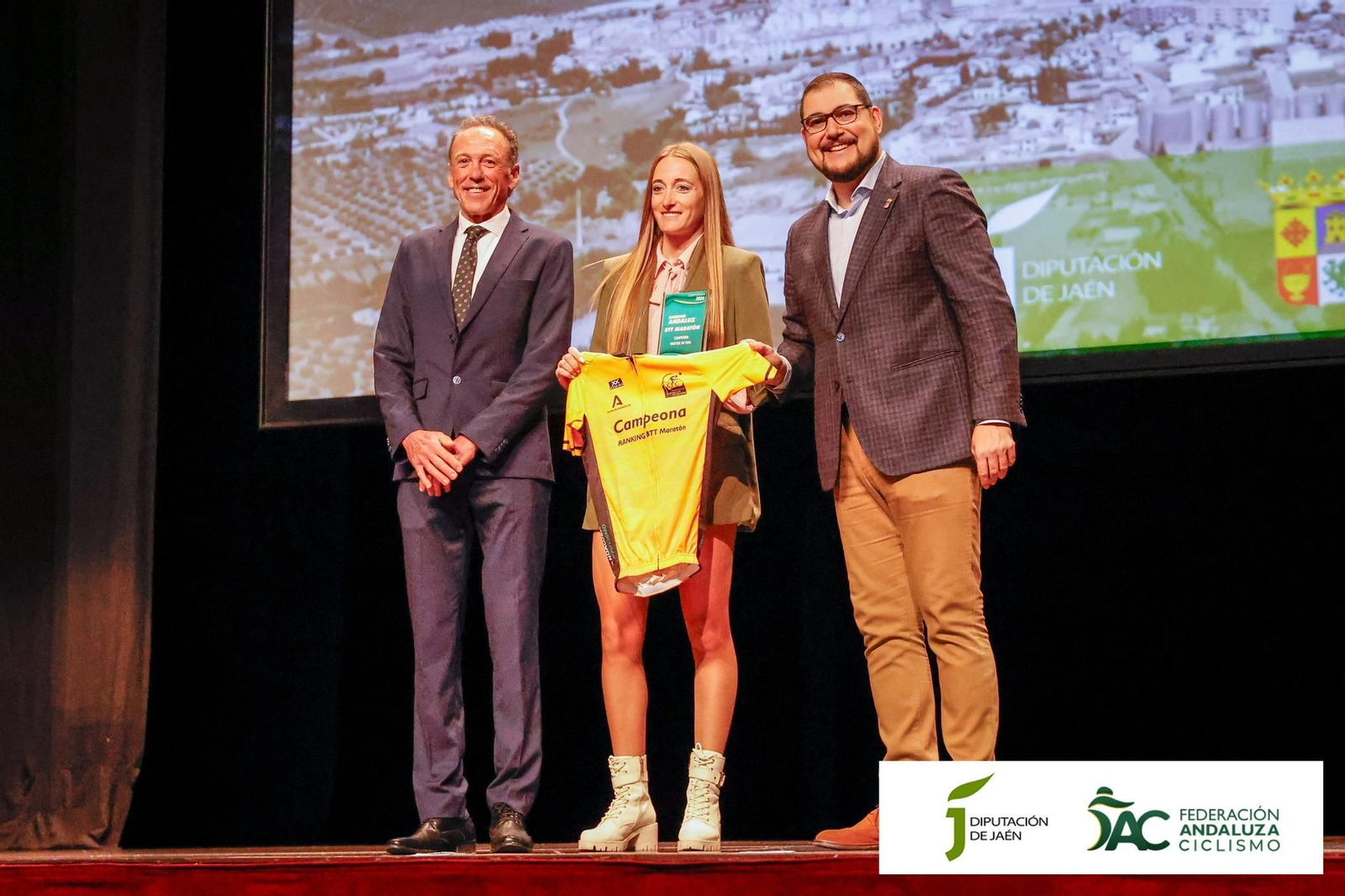 Fiesta fin de temporada del ciclismo jiennense en Martos, en imágenes