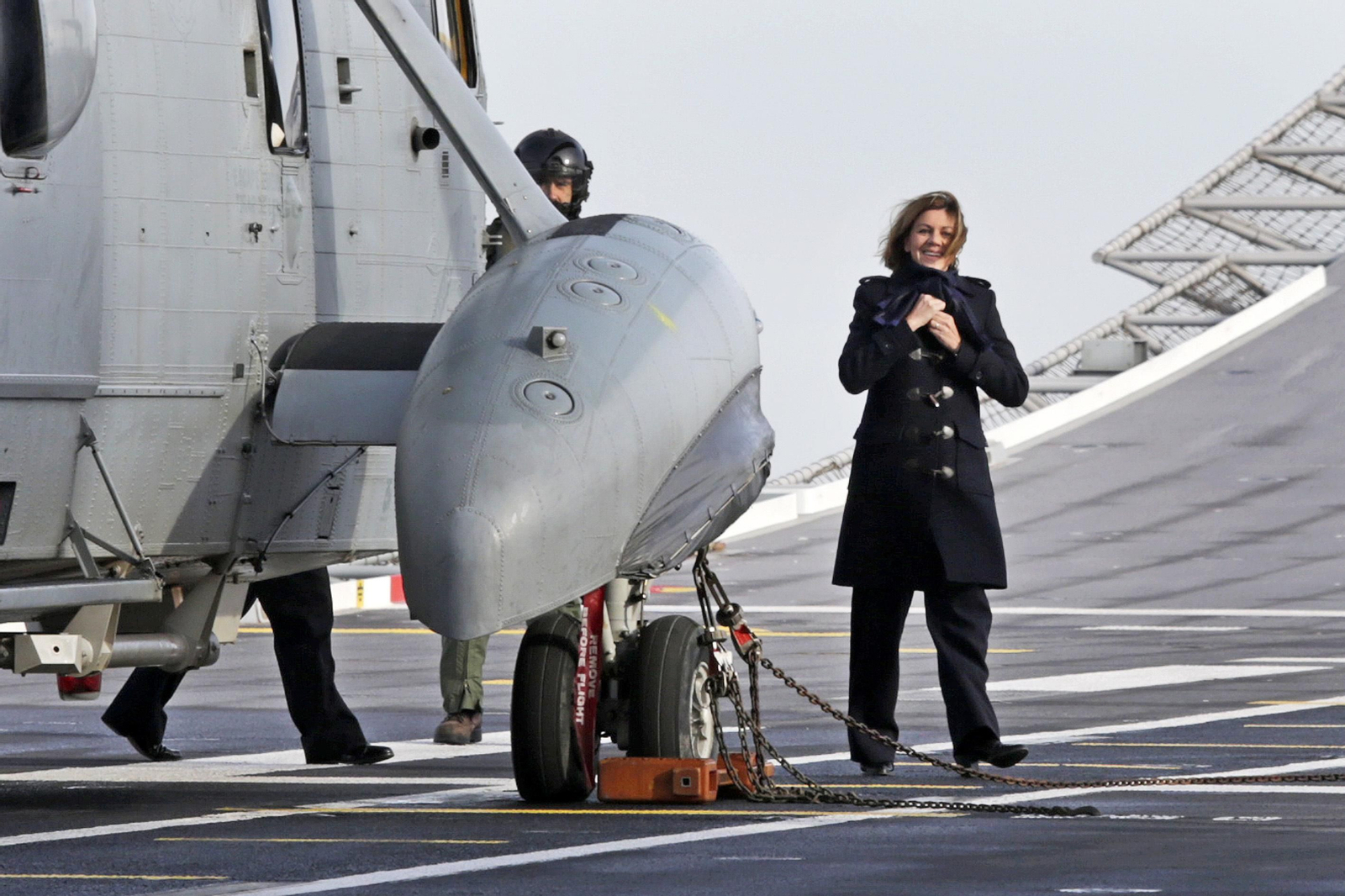 La visita de Cospedal a Rota, en imágenes