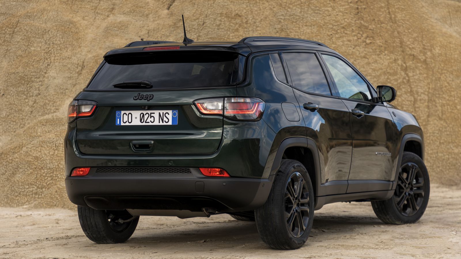 El equipamiento de serie está ligeramente por encima del que aporta el acabado Altitude.