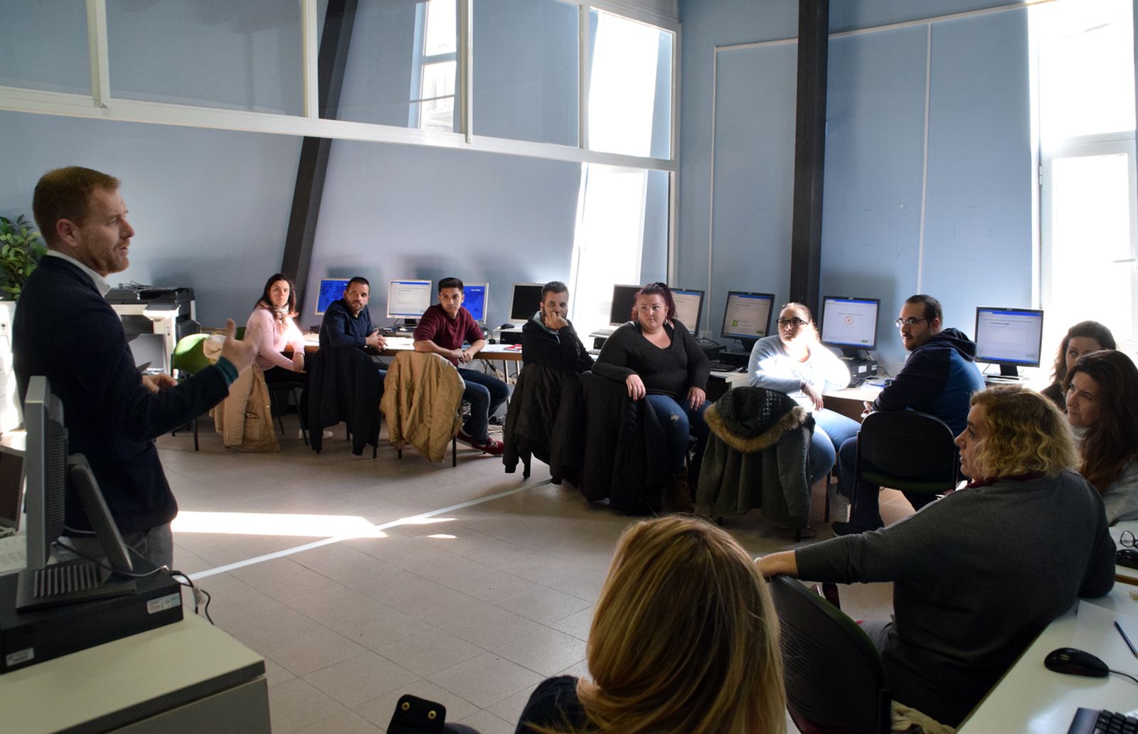 Conrado Rodríguez, con los alumnos del primer curso de Formación Profesional para el Empleo