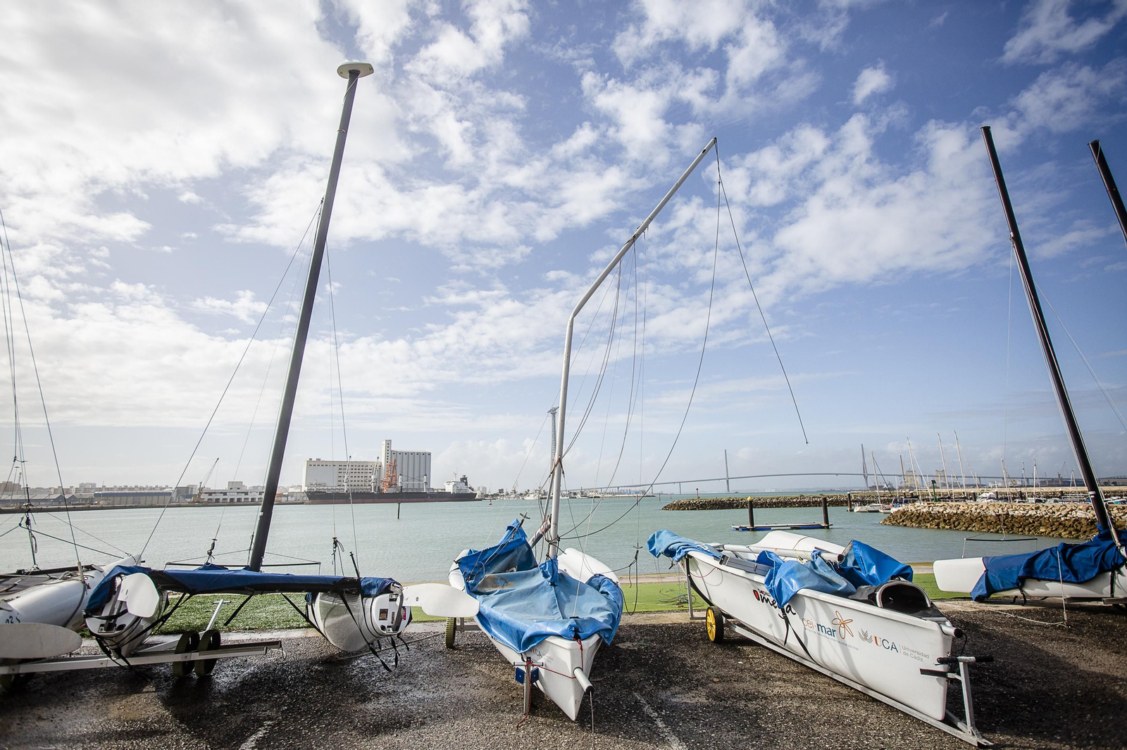 Las imágenes de los daños causados por la manga marina en el centro náutico Elcano