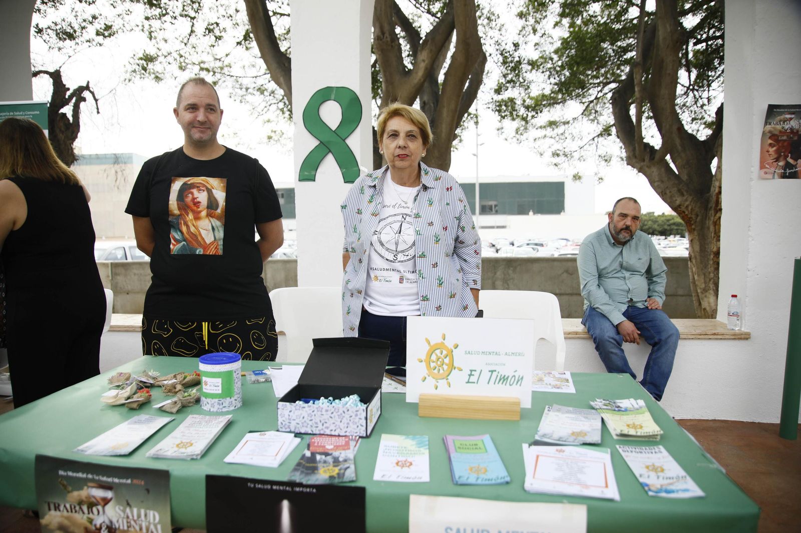 Las imágenes del "Día mundial de la salud mental" en Almería