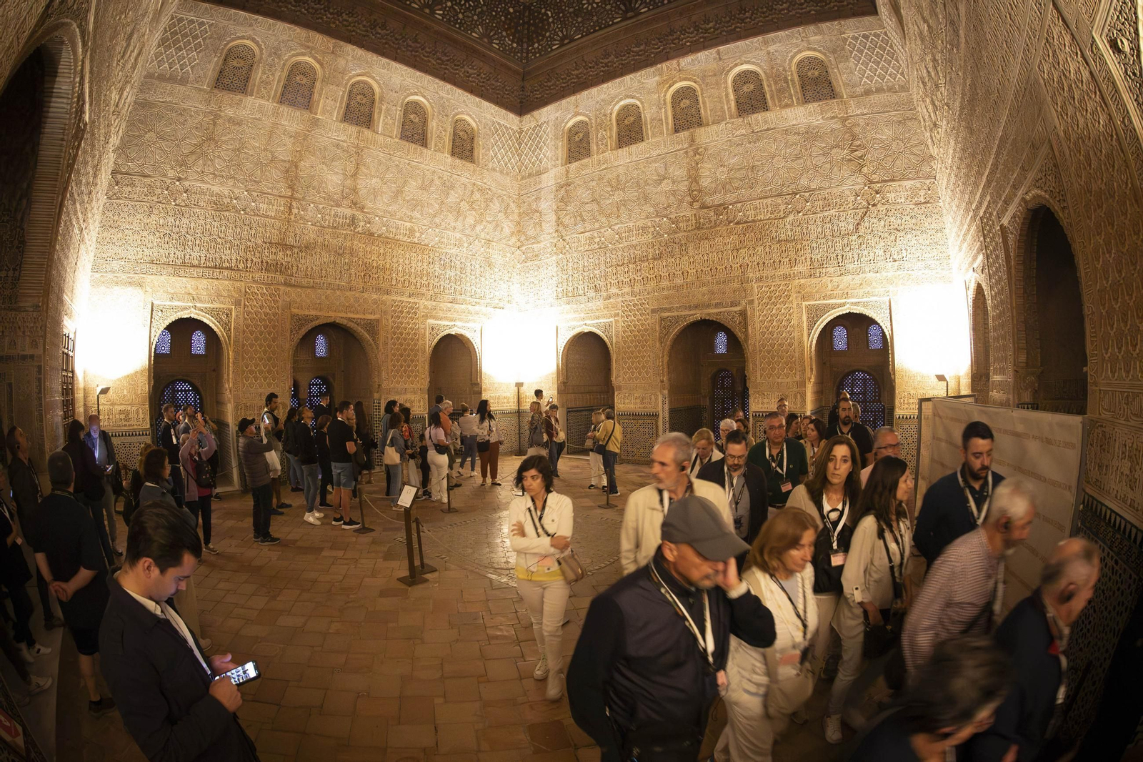 Así es visitar La Alhambra durante el amanecer