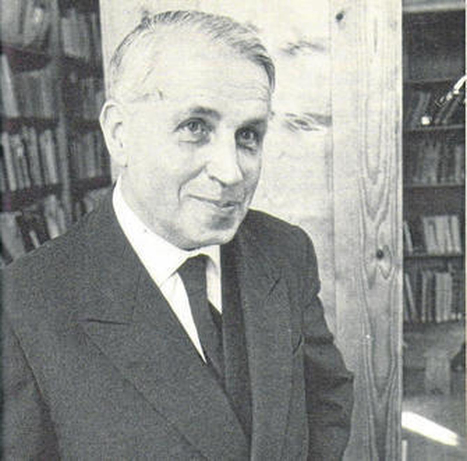El escritor, pensador y antropólogo francés Georges Bataille (Billom, 1897 - París, 1962).