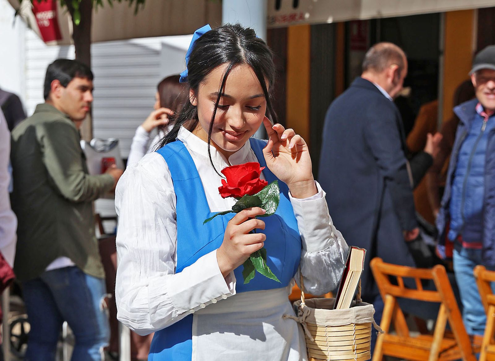 Imágenes del ambiente en la Feria de Época 1900 de Moguer