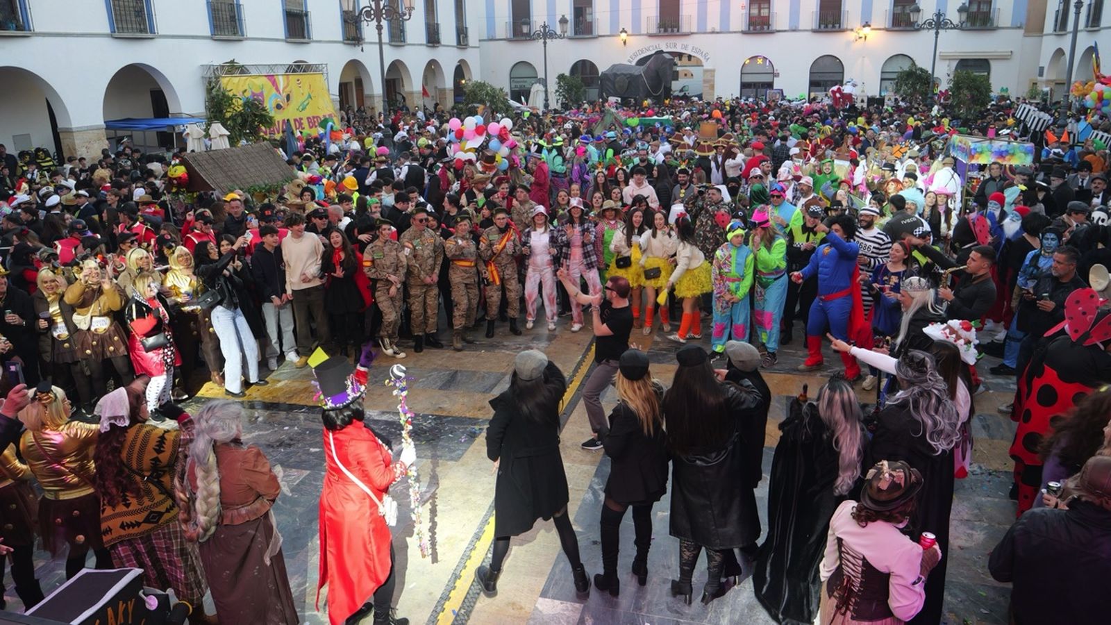Aspecto que presentaba la Plaza Porticada este sábado.