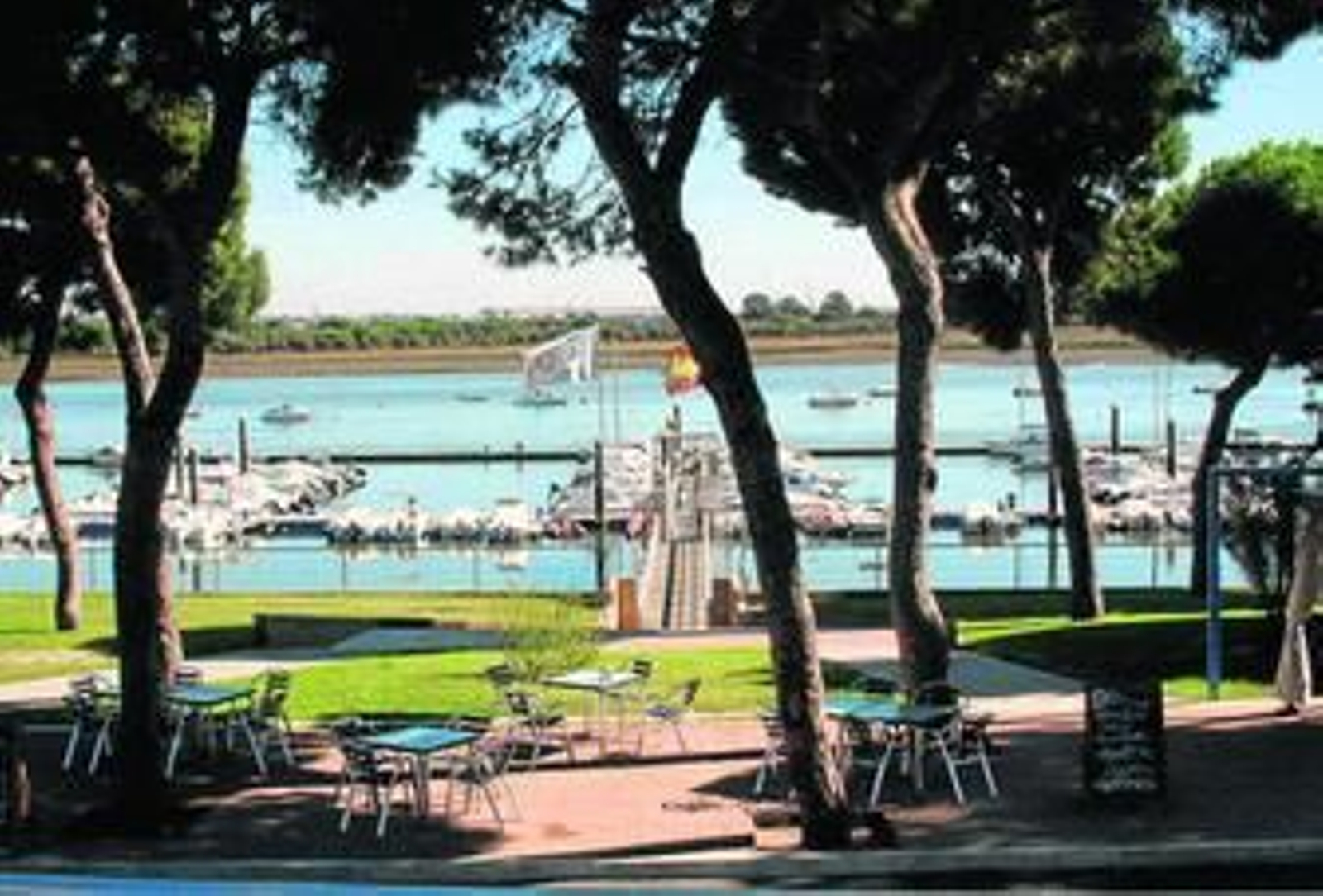 Restauración en el Club D. Naútico Punta Umbría