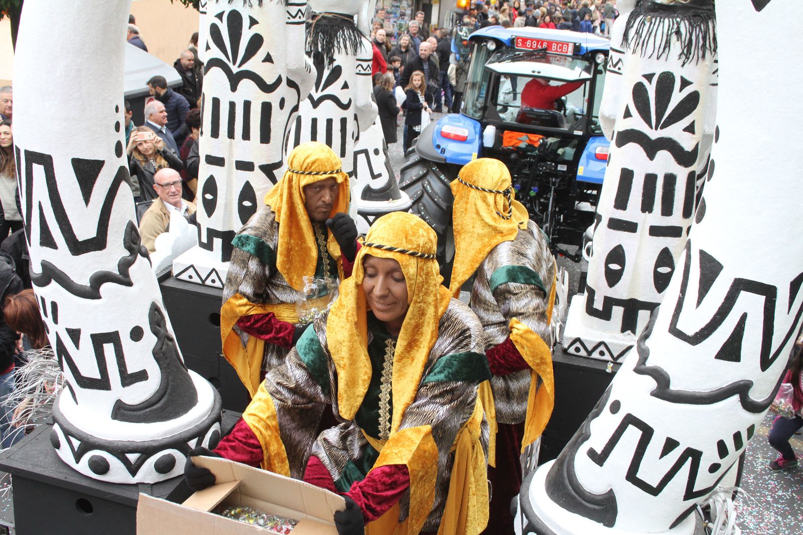 Cabalgata de los Reyes Magos 2018: Melchor, Gaspar y Baltazar adelantan su salida para llenar de ilusión las calles de Huelva